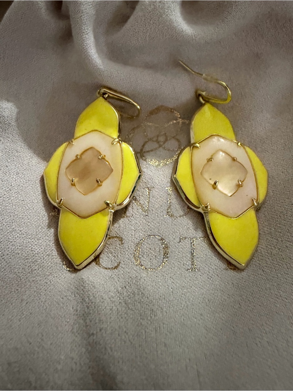 Kendra Scott Abbie Medallion Drop Earrings